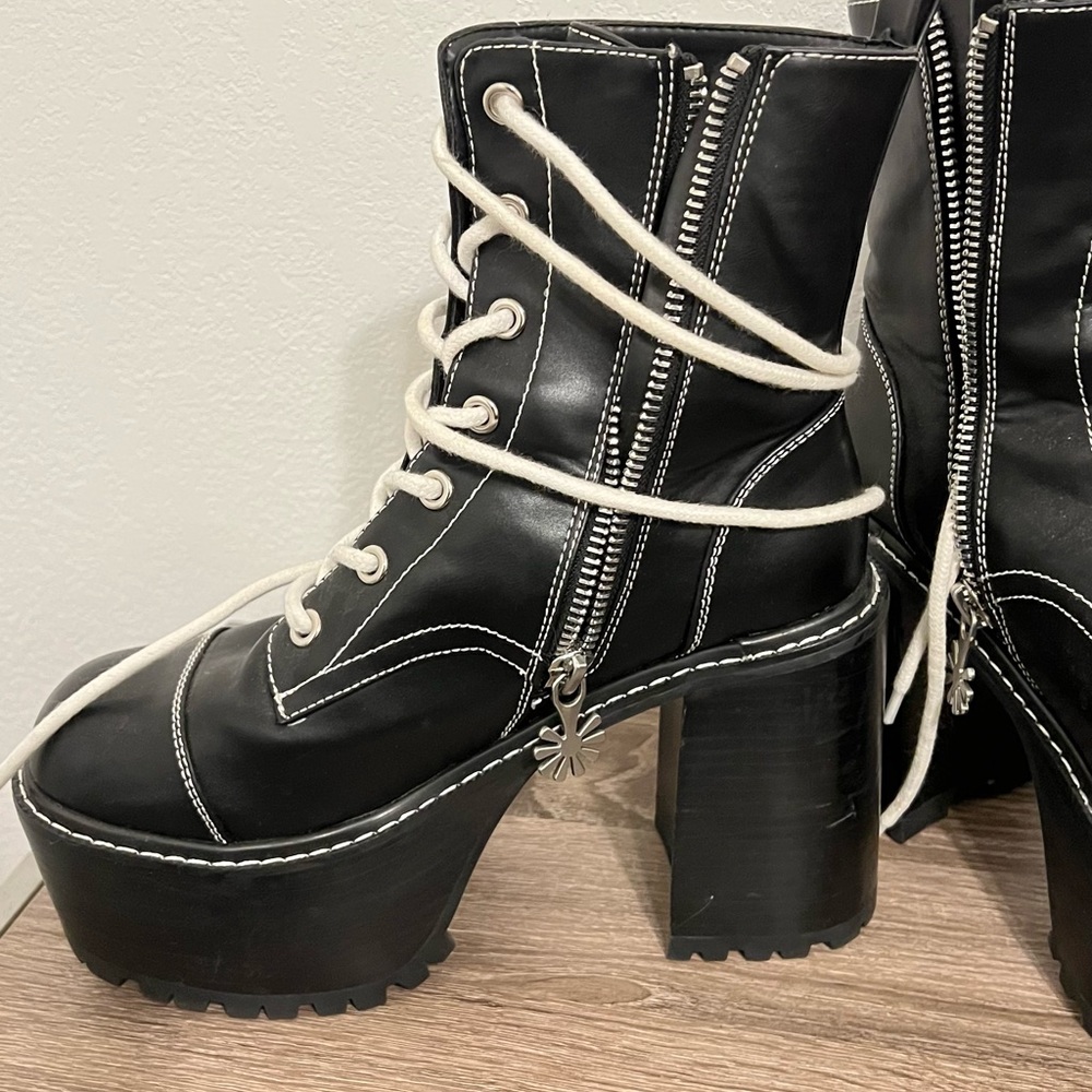 Dollskill Delia’s black lace up platform boot size 11
